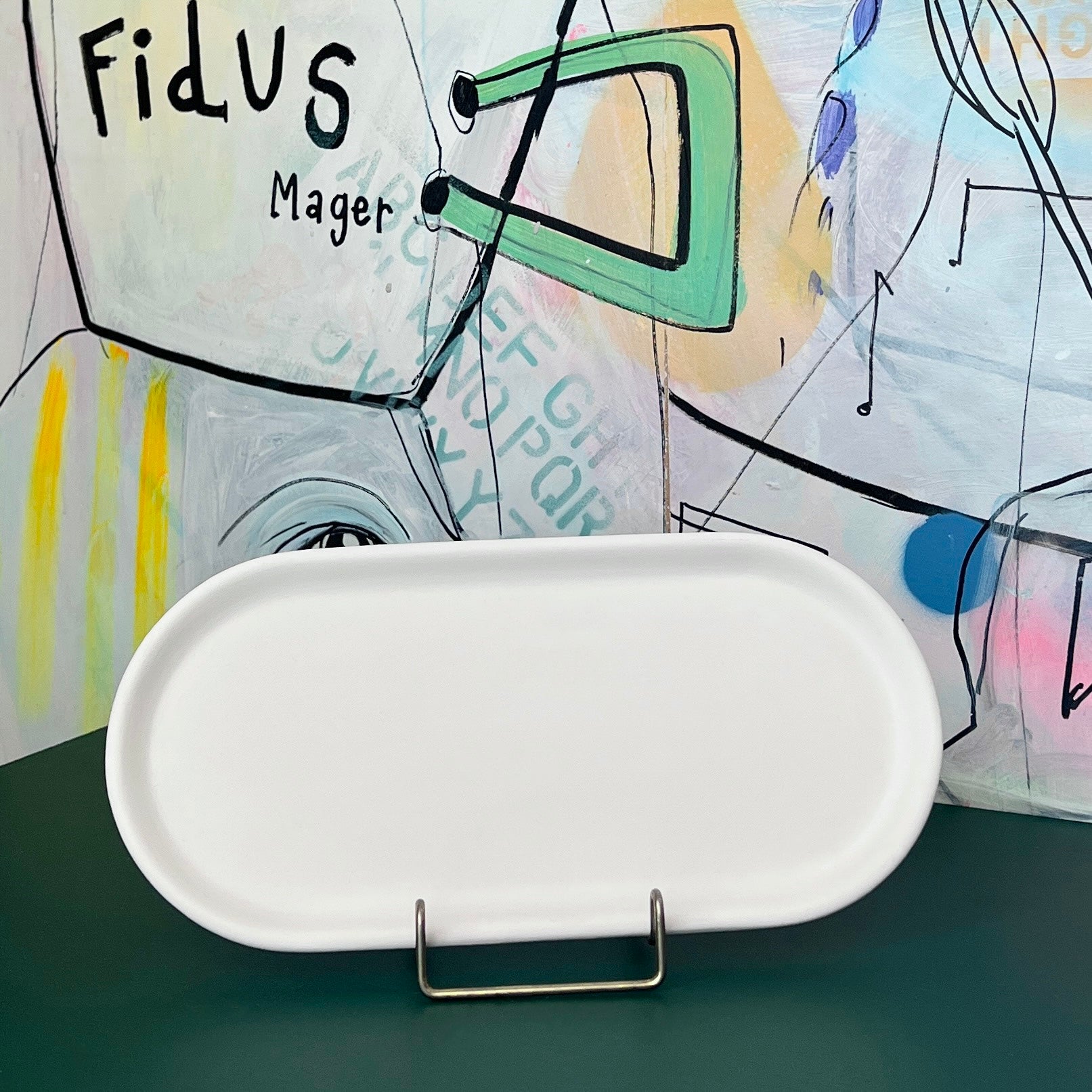 Fad med rund kant i hvid keramik