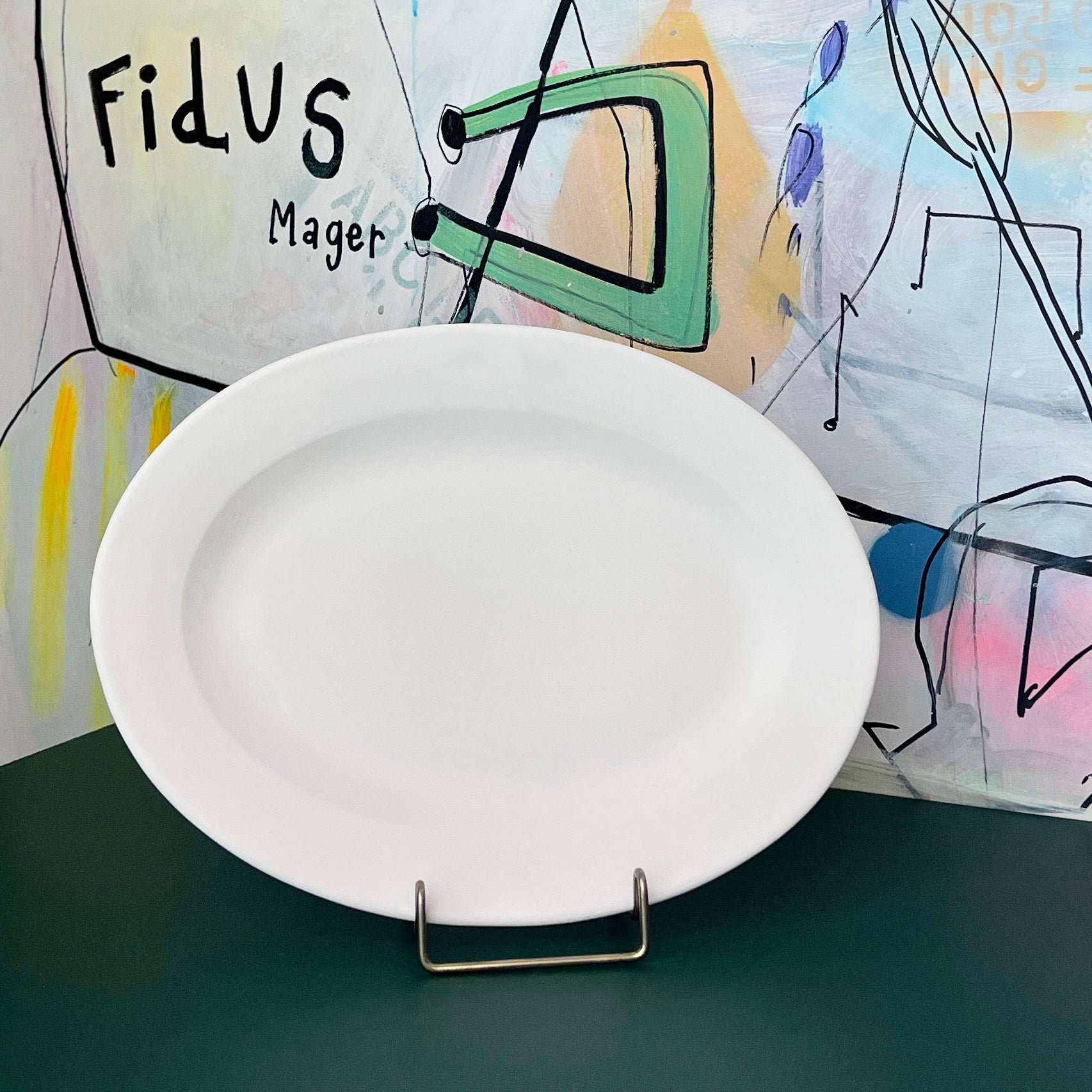 Ovalt fad i hvid keramik