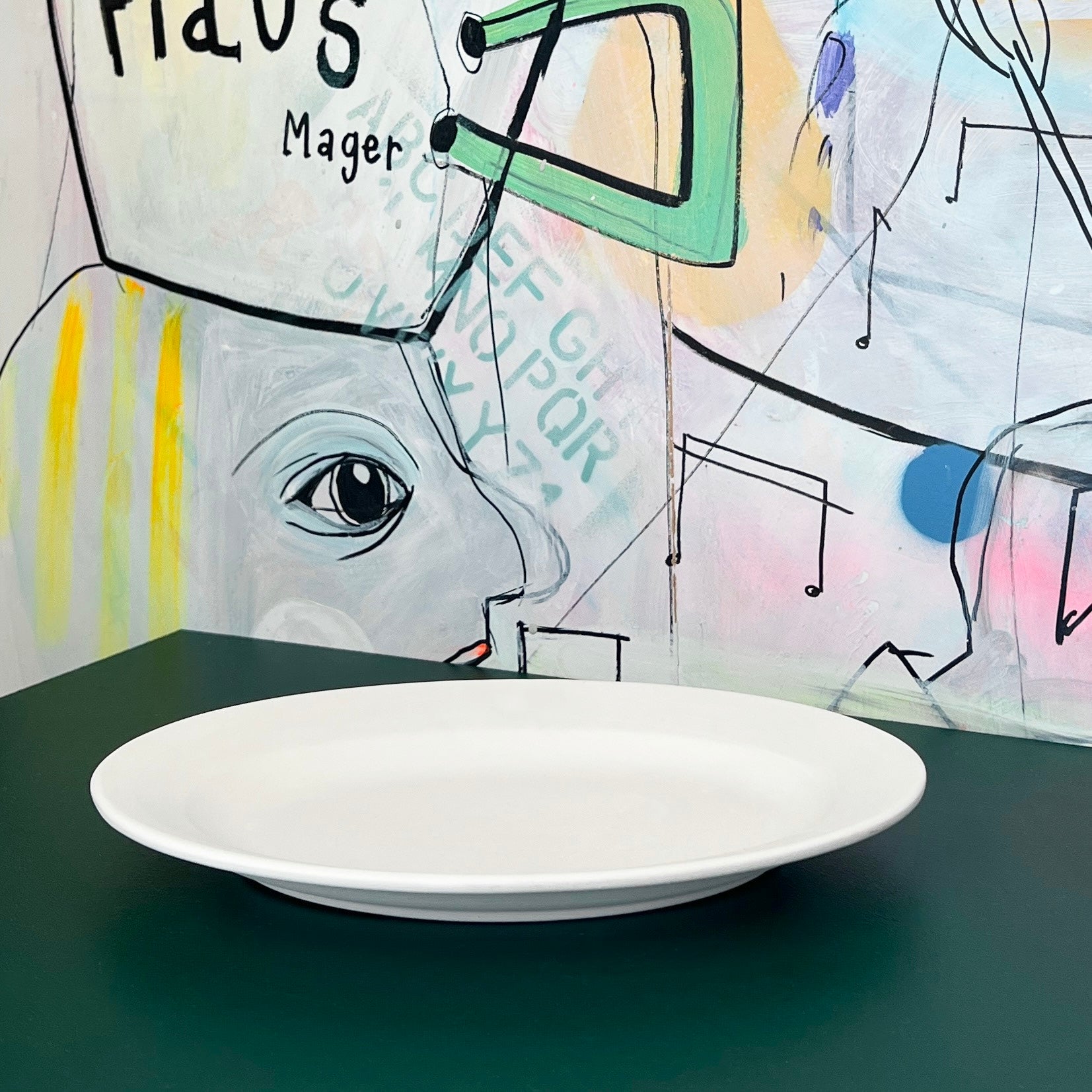 Ovalt fad i hvid keramik