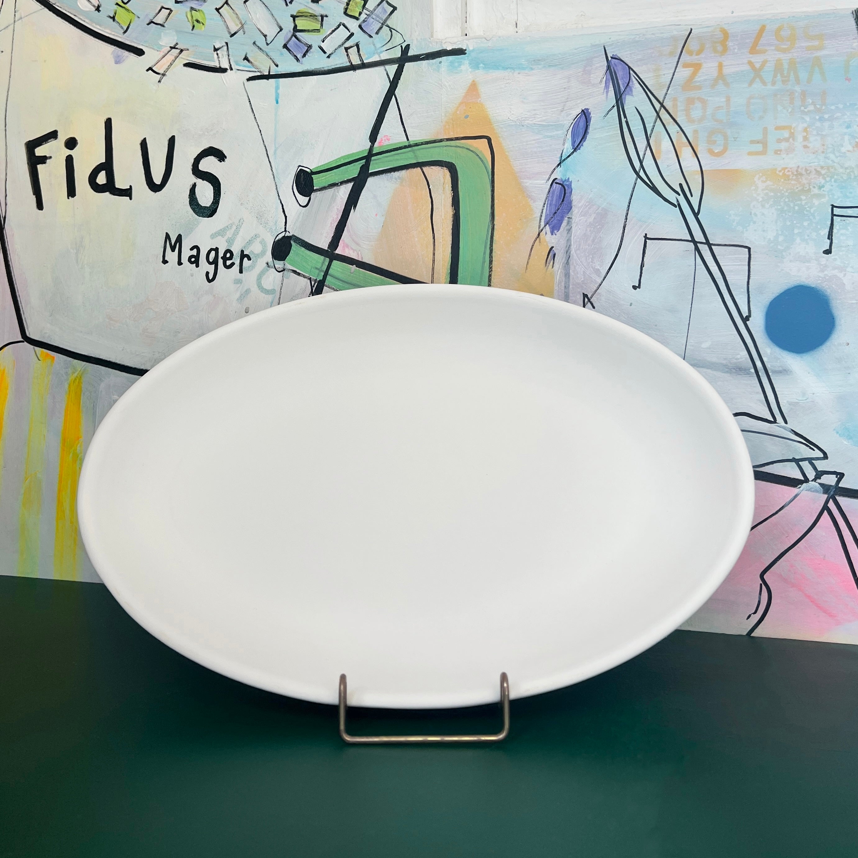 Stort ovalt fad i hvid keramik fra Art by Me