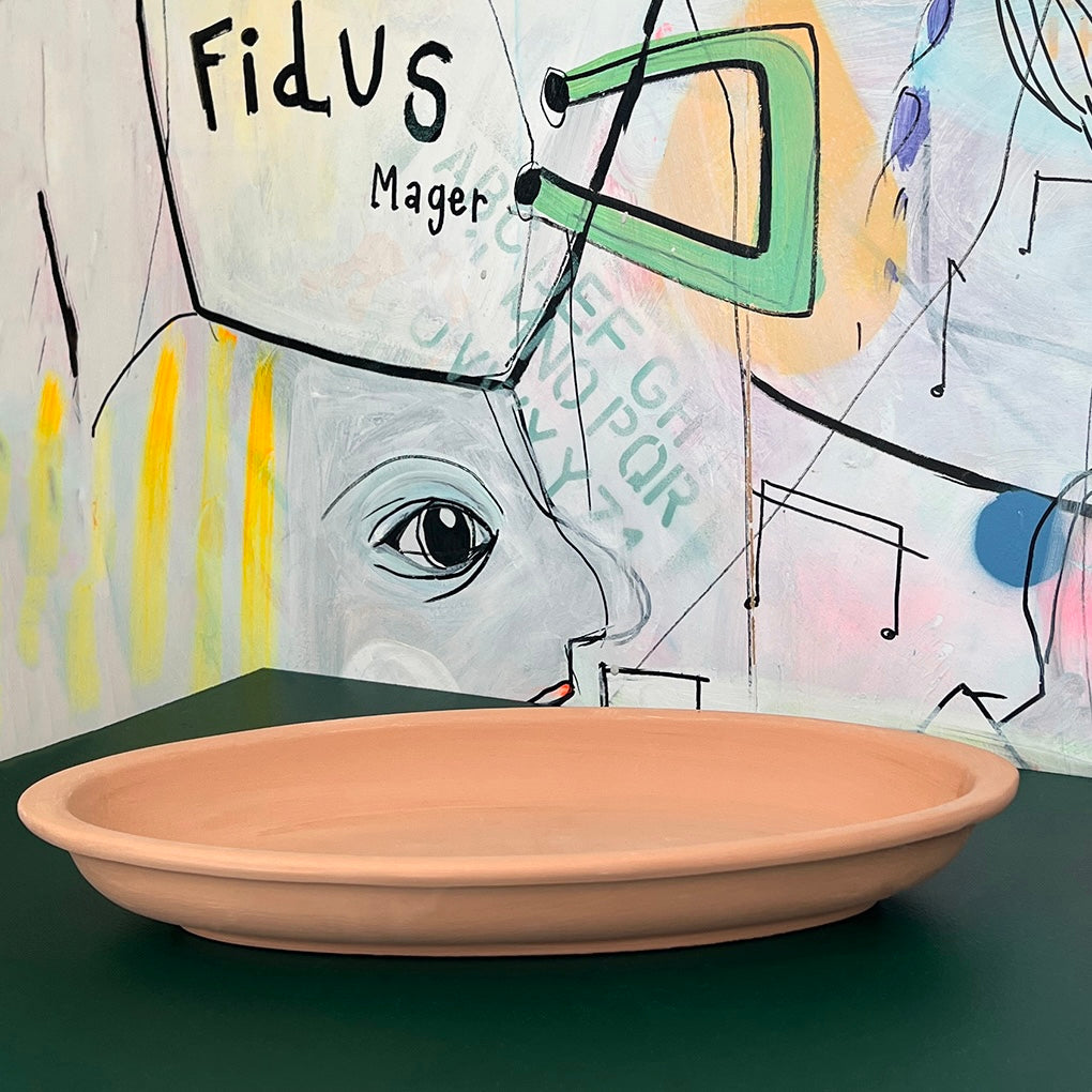 Ovalt fad i rødt keramik fra Art by Me
