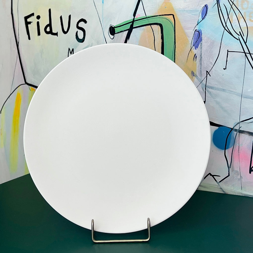 Middagstallerken i hvid keramik