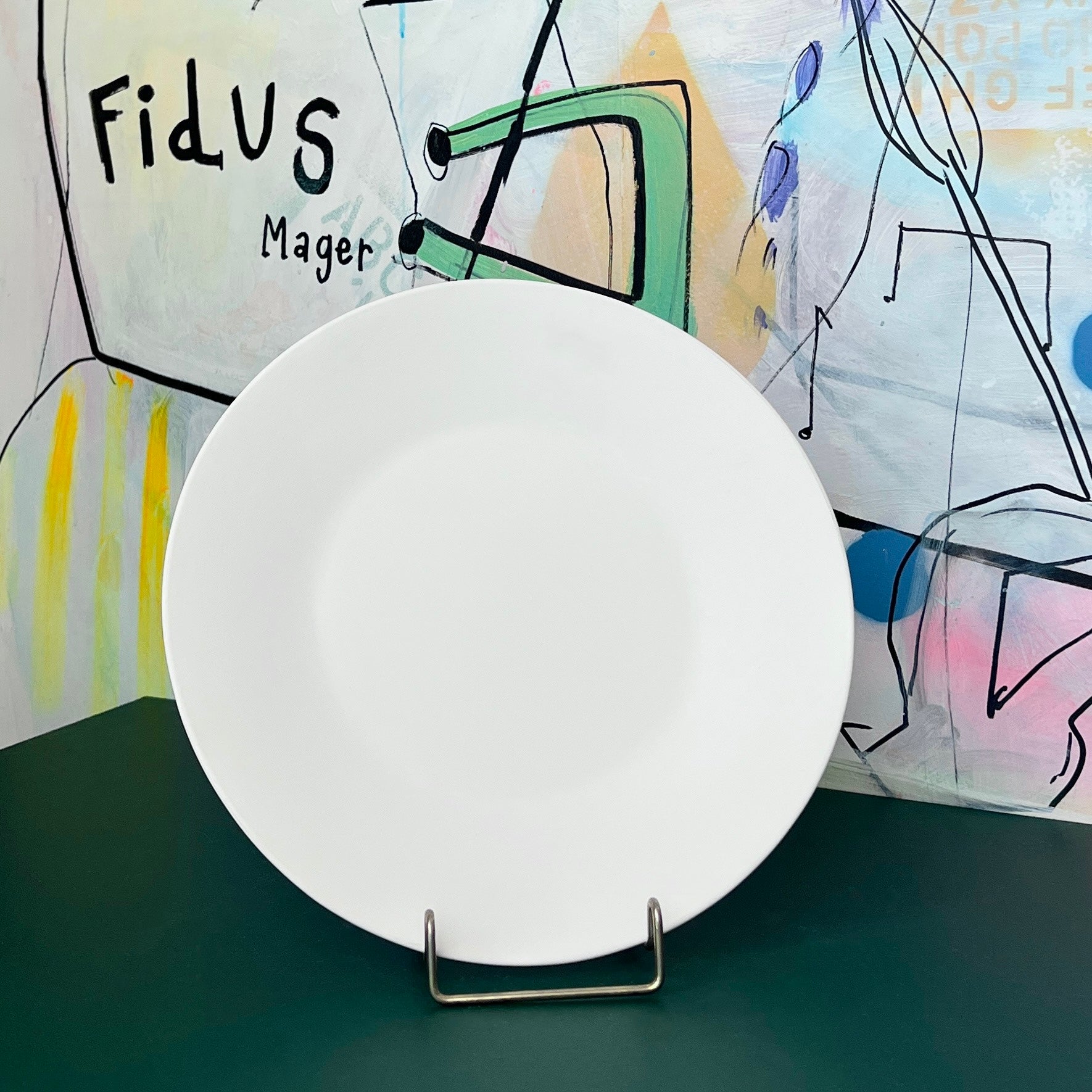 Pippi middags tallerken i hvid keramik hos Art by Me