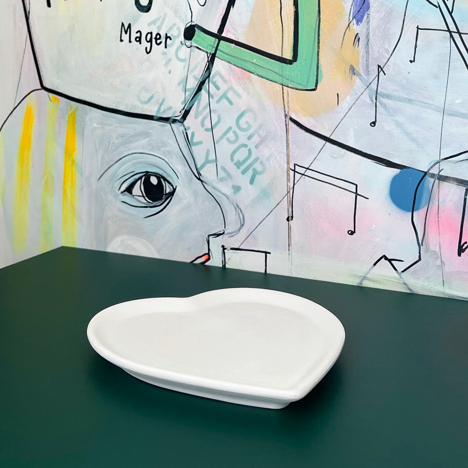 Hjertetallerken i hvid keramik fra Art by Me