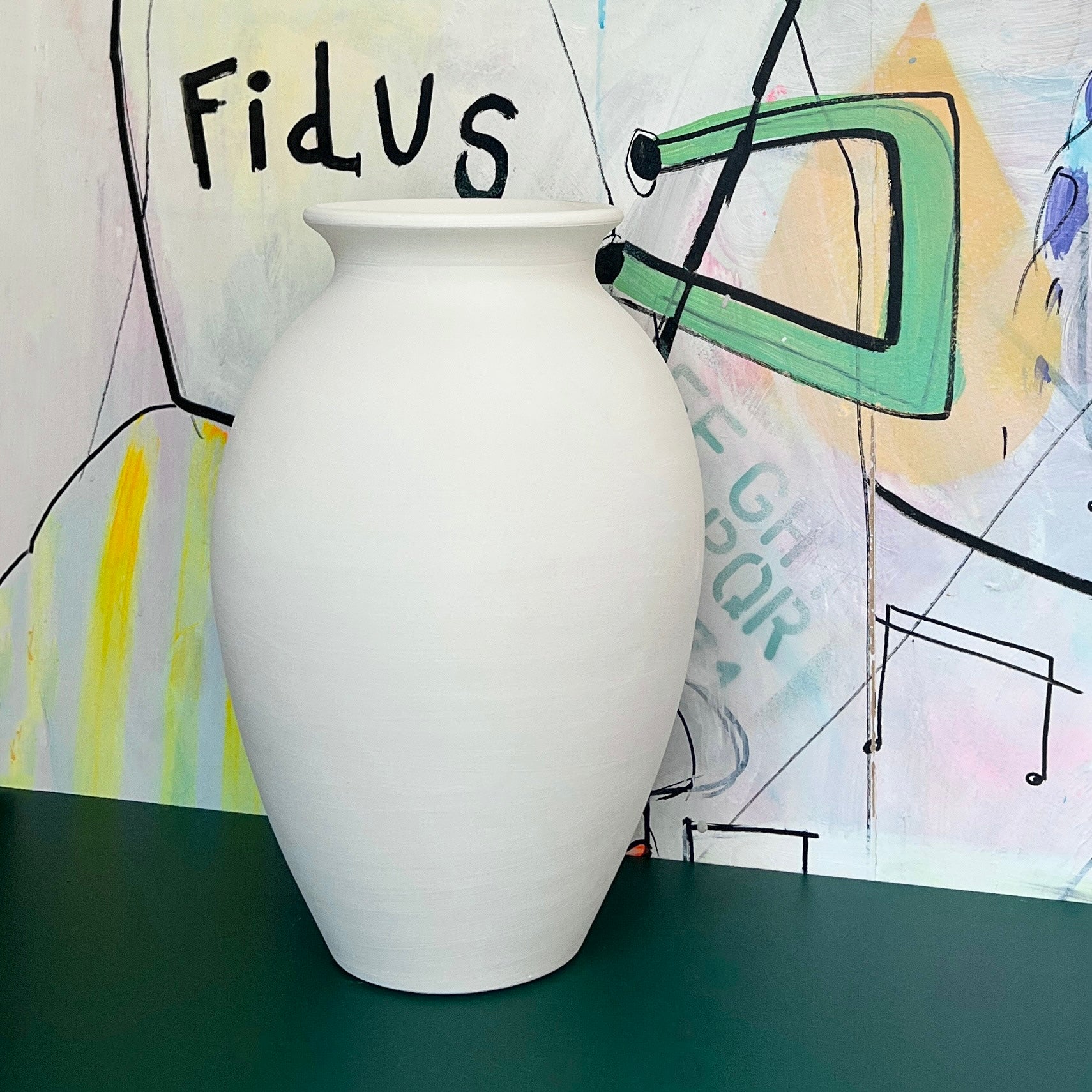 Stor vase i hvid keramik