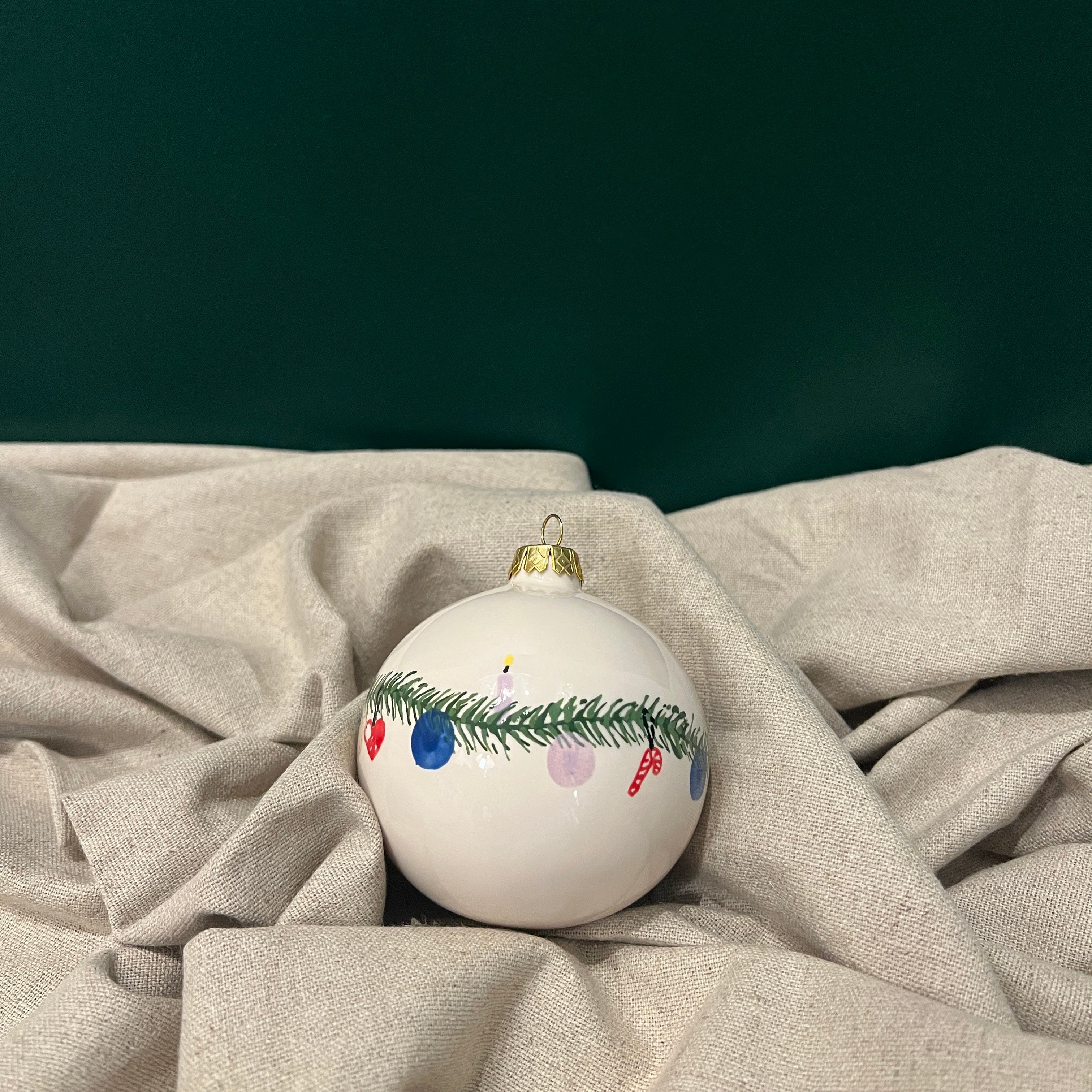 Årets mandelgave, køb din mandelgave hos Art by Me, her er gaven personlig, unik og en sjov aktivitet for familie i julen.