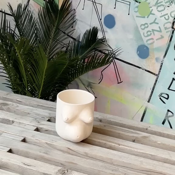 Keramik kop med gravid mave
